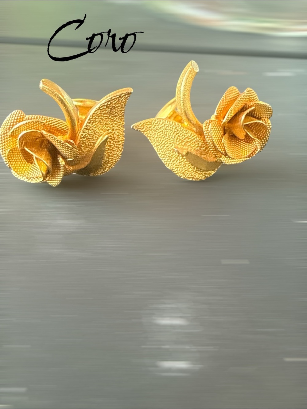 GorgeousVintage Coro Gold Tone Rose Clip-On Earrings Textured Floral 3/4” Signed
